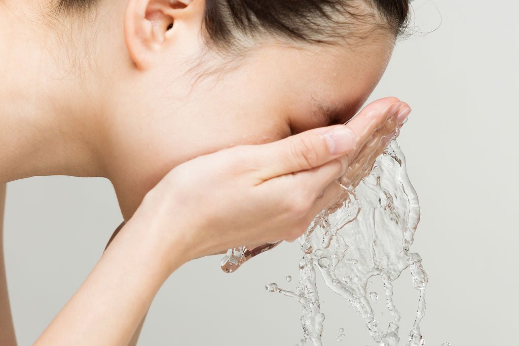 Say Goodbye to Dry Skin: A Guide to Choosing the Best Face Wash for You